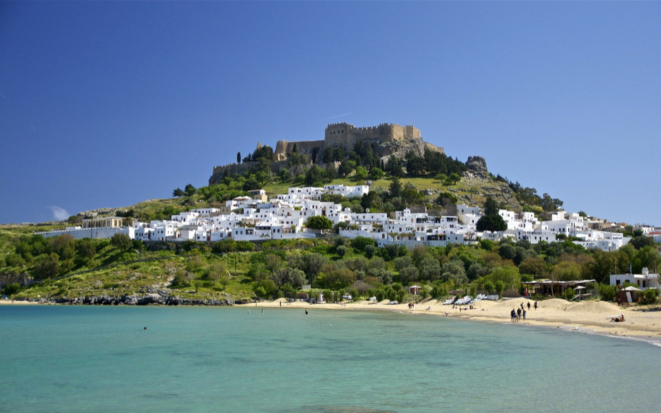 Dorf an der Küste von Rhodos